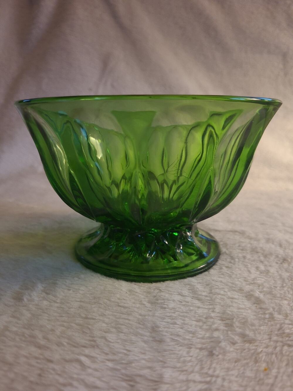 Vintage Anchor Hocking Fairfield Emerald Green Glass Footed Pedestal Bowl